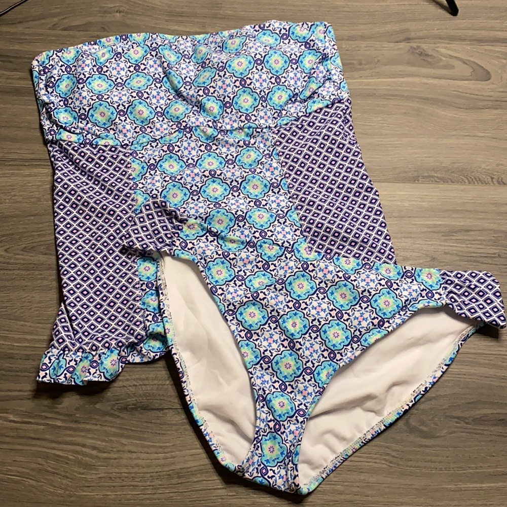 Tankini bathing suit. Multicolor